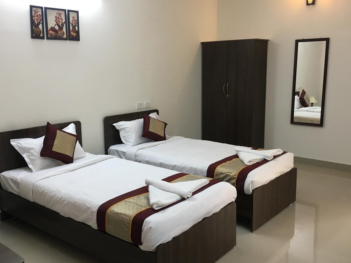 Sun Shine Hotel Chennai Bagian luar foto