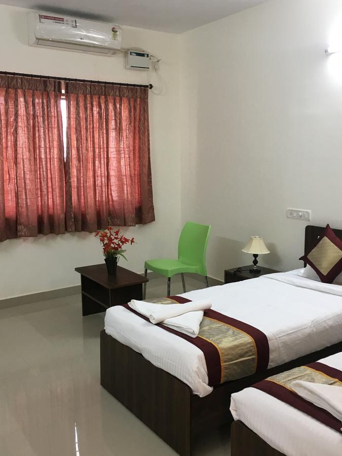 Sun Shine Hotel Chennai Bagian luar foto