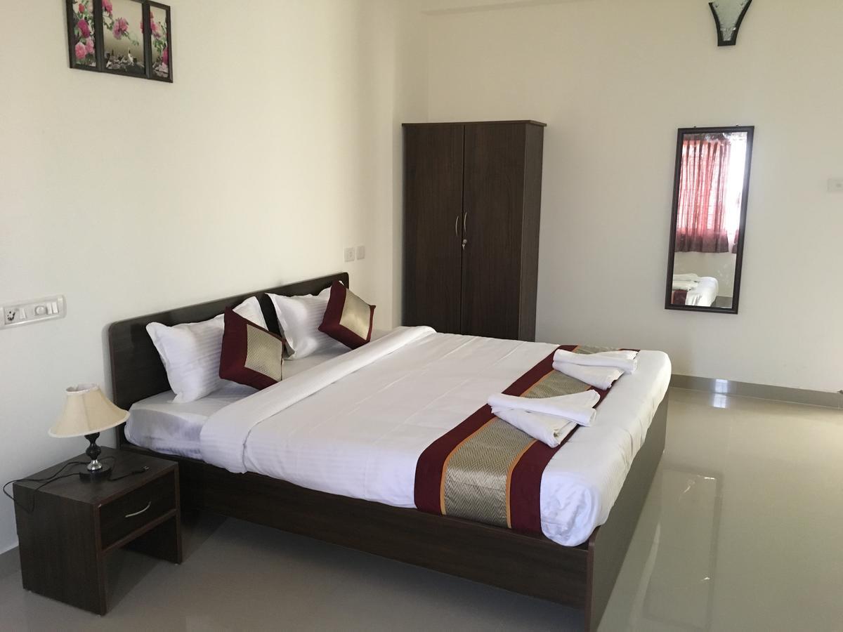 Sun Shine Hotel Chennai Bagian luar foto