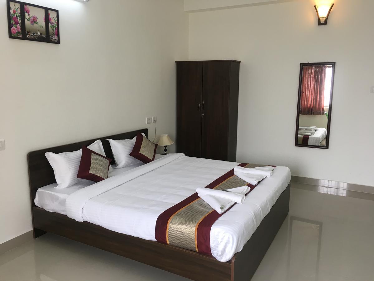 Sun Shine Hotel Chennai Bagian luar foto