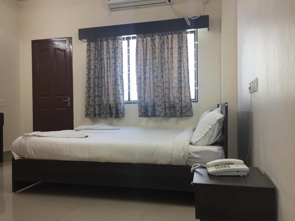 Sun Shine Hotel Chennai Bagian luar foto